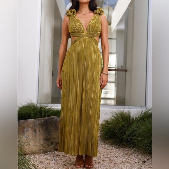 Hello Molly Dresses & Skirts - NWT Hello Molly TRUST YOUR LOVE MAXI DRESS OLIVE 2